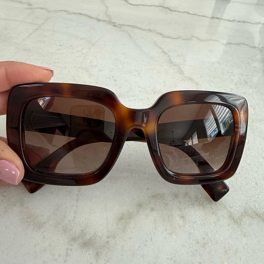 Burberry Brown Tortoiseshell Sunglasses Classic Design - Picture 7 of 7